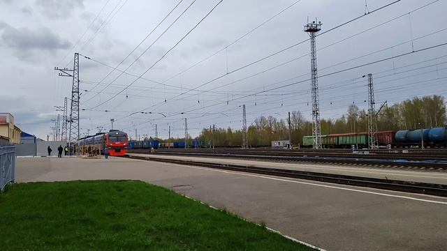 Тематический Электропоезд ЭД4М - 0439 на станции Кострома смотреть онлайн