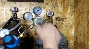убираем «ПШИК» газа аргона (углекислоты) на выходе из TIG горелки.