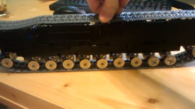 Lego Technic Churchill tank chassis смотреть онлайн