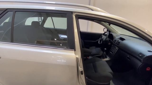 Såld! Toyota Avensis Kombi 2.0 Motorvärmare Välservad Få ägare, XDH561