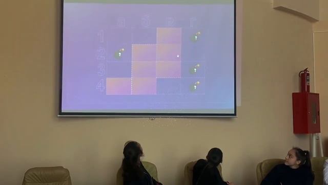 Советник директора нашей школы, Мадина Казбековна, организовала увлекательную Интеллектуальную игру смотреть онлайн