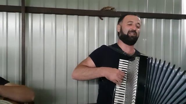 • Песня об озере Рица на осетинском языке. A song about lake Ritsa in Ossetian language смотреть онлайн