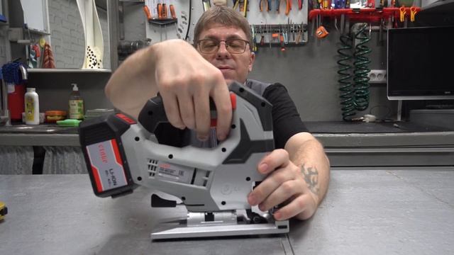 Лобзик СТАВР ЛА-80/20 без проводов! смотреть онлайн