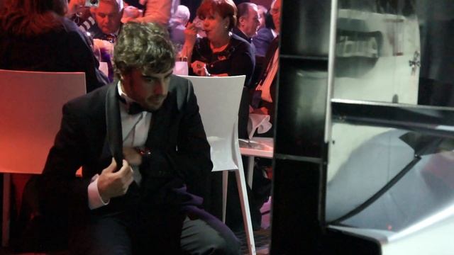 Fernando Alonso VS Audi R18 E-Tron ! смотреть онлайн