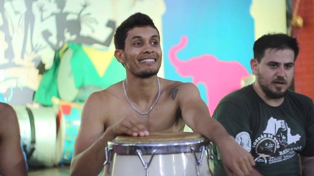 Papagaio louro by Mestre Mascara on CapoerAsia 2016 смотреть онлайн