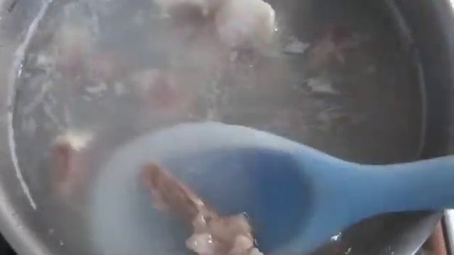 Рисовый суп на говяжьей косточке смотреть онлайн