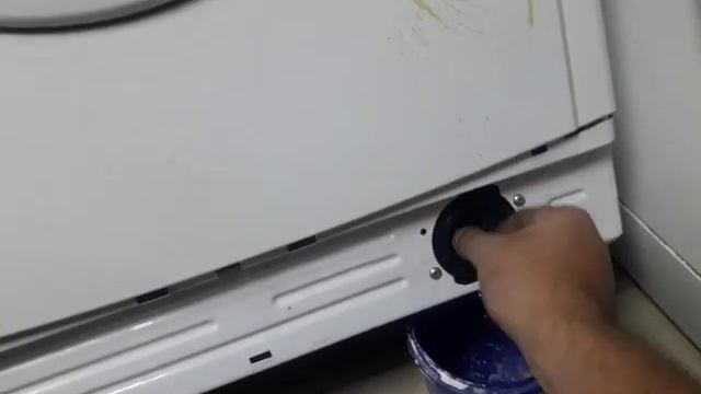 Как почистить фильтр на стиральной машинки INDESIT WISL 82 смотреть онлайн