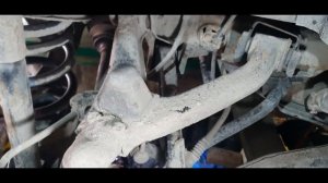 Mitsubishi Pajero 4 замена трубок 2 контура кондиционера.