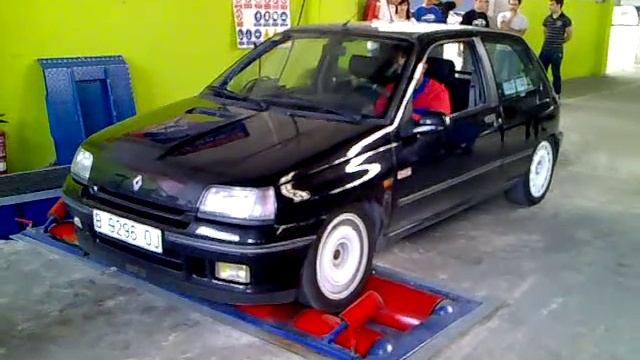Clio 16V en banco de potencia смотреть онлайн