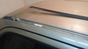 DAEWOO MATIZ Демонтаж рейлингов на крыше и молдингов крыши.