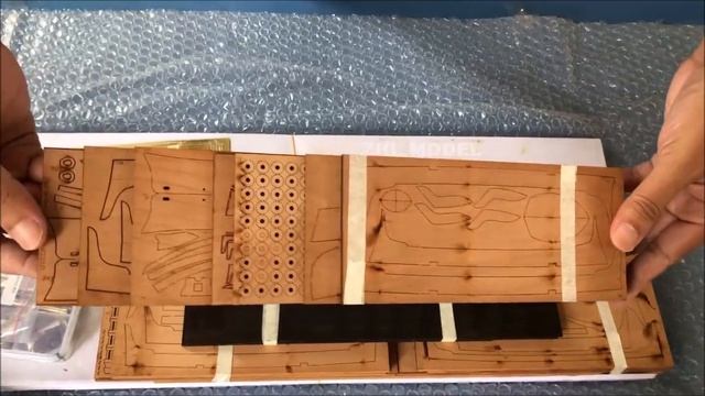 USS Bonhomme Richard Cherry Version With Mast And 3 Lifeboat 58 Inch Model Ship Kit