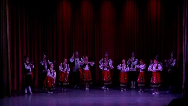 Народный танцевальный коллектив "Красивомечье" - "Молдавский танец" смотреть онлайн