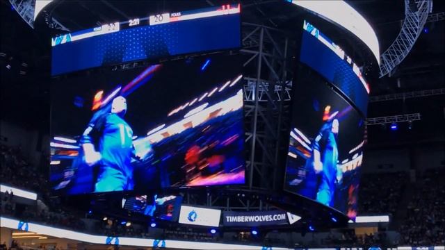 "Jiggly Boy" returns to pump up the crowd for a Timberwolves win in game 3! смотреть онлайн