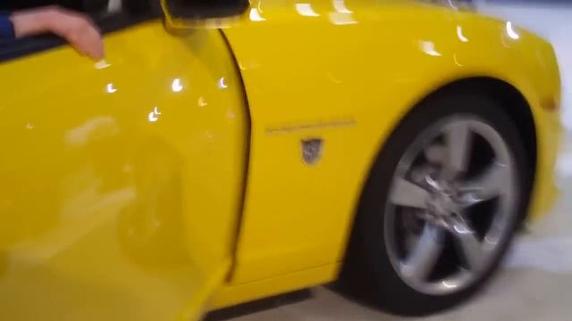 The OFFICIAL BumbleBee Edition Chevy Camaro смотреть онлайн