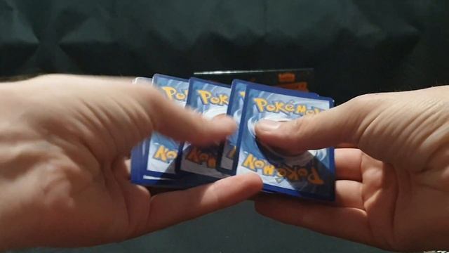 Unboxing: Pokemon Trading Card Game - Champion's Path - Elite Trainer Box смотреть онлайн