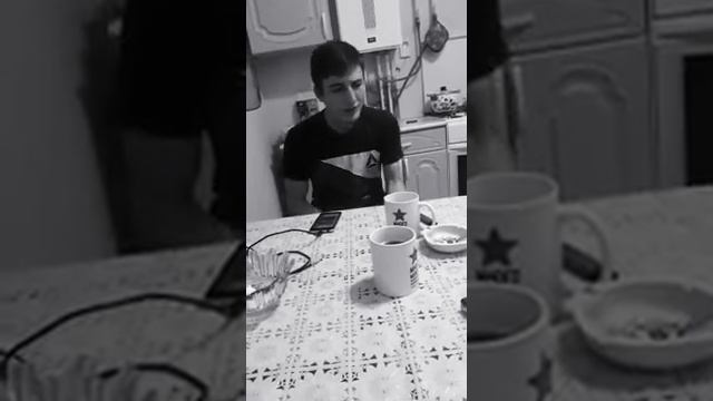 Парень фристайлет под гитару, смотреть онлайн