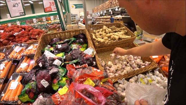 МАГАЗИН/ЗАКУПКА ПО БУМАЖКЕ/ПРИКОЛЫ В МАШИНЕ смотреть онлайн