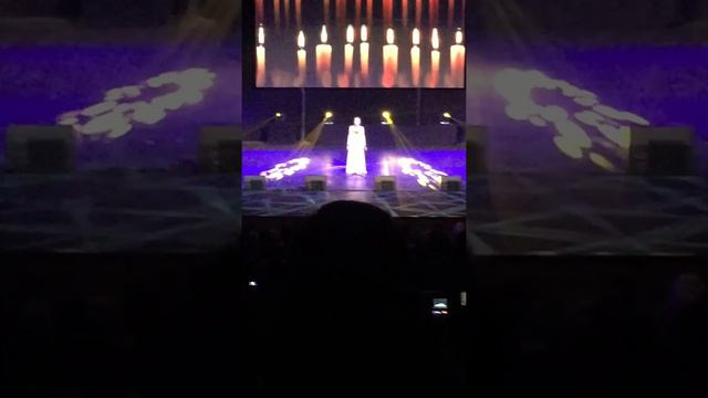 Русская девушка поёт на Армянском смотреть онлайн