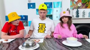 Катя и Макс | Эмоджи еда челлендж | #ВидеоБлогеров✔