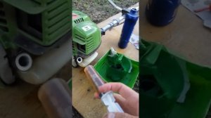 Четырехтактная мотокоса. Замена масла.