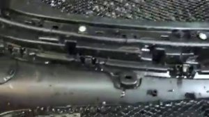 Поставил сетку в решетку бампера Мазда СХ-5. Делал со снятием бампера. Защита радиатора