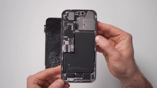 Как работает Dynamic Island в iPhone?