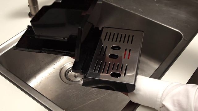 How to Clean the Coffee Ground container of Your De'Longhi Autentica ETAM 29.510.SB Coffee Machine смотреть онлайн