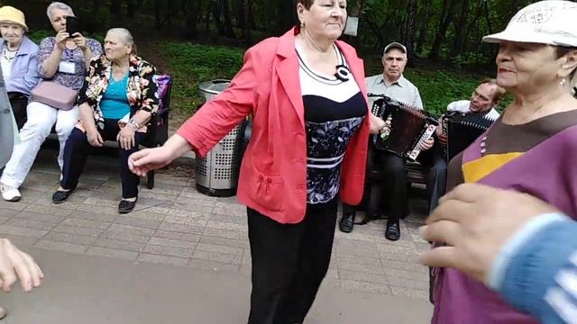 Парк Кузьминки песни и танцы под гармонь 12.05.2019 смотреть онлайн