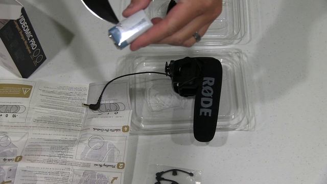Rode VideoMic Pro Compact Shotgun Microphone Unboxing смотреть онлайн