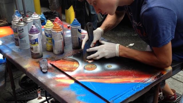 Videos Travel - Spray paint artist in Times Square, New York USA смотреть онлайн