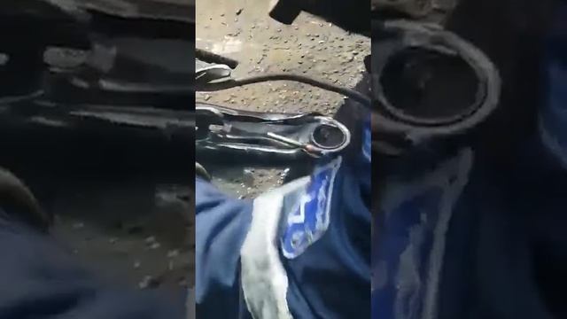 джили м крос смотреть онлайн