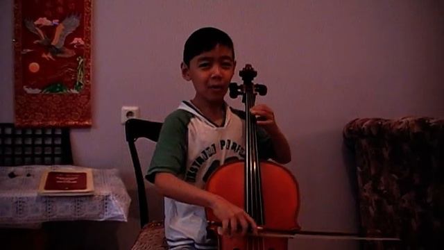 Песенка "С днем рождения!". Дубль 2. Айыллаан Саввинов. Июнь 2010 г. смотреть онлайн