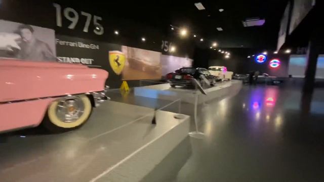 Elvis Presley's Pink Cadillac at Graceland смотреть онлайн