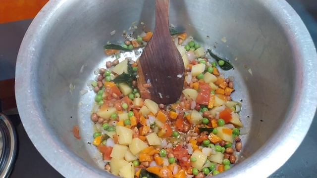 Masala khichdi | Masala Khichdi Without Pressure Cooker | Vegetable Masala Khichdi Recipe смотреть онлайн