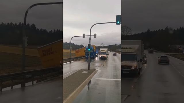 Торможение фуры привело к заносу