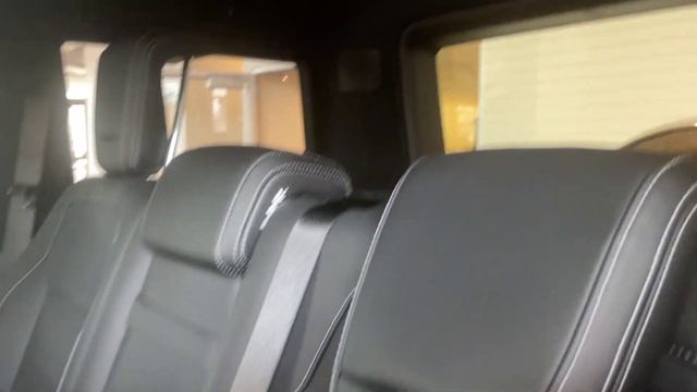 2022 Mercedes-Benz G-Class G 550 SUV | Video tour with Tony смотреть онлайн