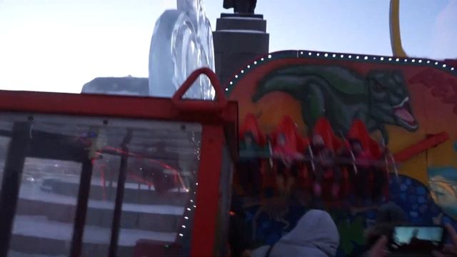 Аттракционы на центральной ЕЛКИ г. Екатеринбурга. Видео Нусратуллина Ф.Г. смотреть онлайн