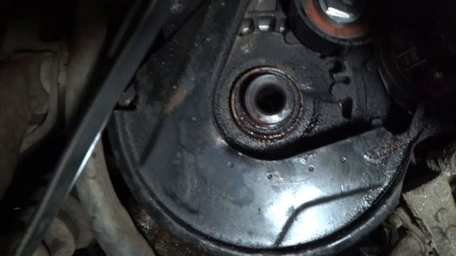 VW T4 ЗАМЕНА САЛЬНИКА КОЛЕНВАЛА ACV 102 Л.С.REPLACEMENT OF THE CRANKSHAFT OIL SEAL ACV 102 HP смотреть онлайн