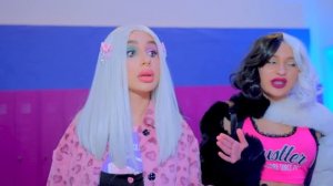 Флорида главная девушка в школе вампиров