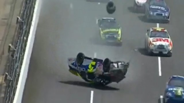 Аварии на гонках NASCAR смотреть онлайн