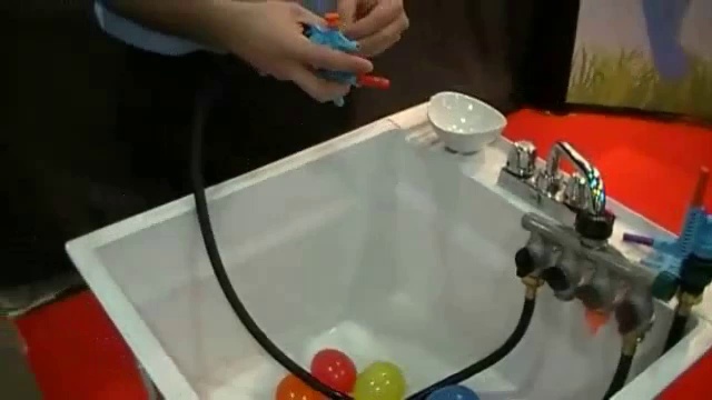 Быстрое изготовление водяных бомбочек смотреть онлайн