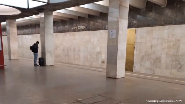 [Ретро-метро]: Составы 81-717/714 на станции "Орехово" смотреть онлайн