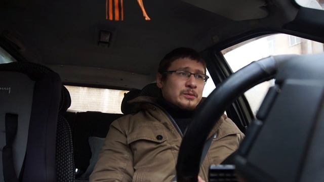 14.10.2016 Пытался поставить противотуманки. Хорошо осенью когда тепло одет)