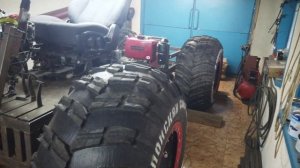 Ставим БОЛЬШИЕ колеса Ураган на ВЕЗДЕХОД! Строим вездеход #25. В поисках сокровищ