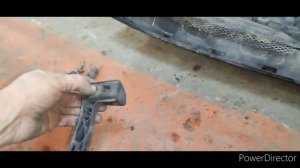 Как снять решётку радиатора на Рено Дастер 2016 год.