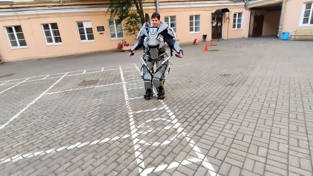 ЧТО СЛУЧИЛОСЬ С КОСТЮМОМ? ЭТО ВСЁ? смотреть онлайн