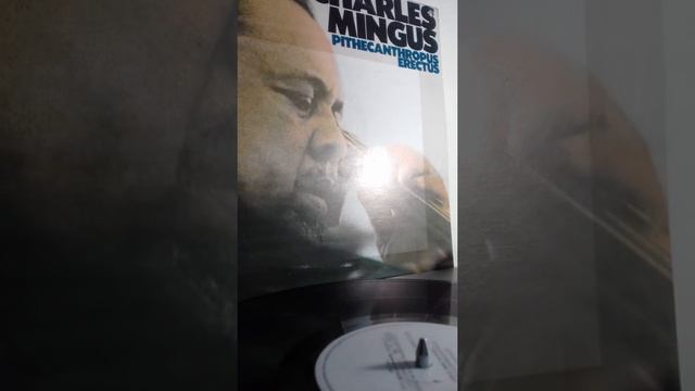 Charles Mingus. Pithecanthropus Erectus смотреть онлайн