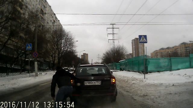 унижай и властвуй, только сначала подтолкни) смотреть онлайн