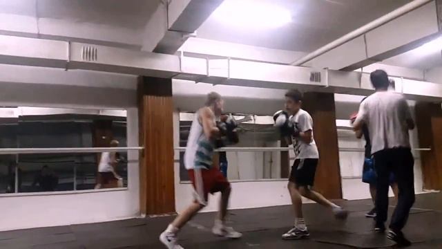 Классный боксер! Будущий чемпион/Super boxer смотреть онлайн