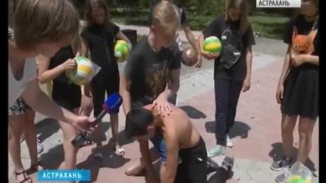 В детском лагере "Астраханские зори" спасатели провели профилактическую акцию смотреть онлайн